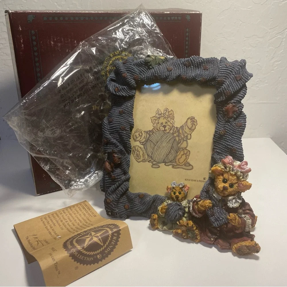 Vintage NIB Frame, Knitting Kittens, Folkstone Collection